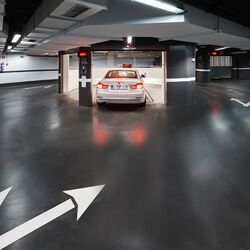 The car drives into the PARKSAFE’s entry bay